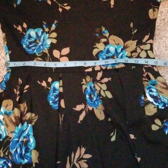 LuLaRoe Dress, Bright Blue Flowers Medium - Picture 8 of 8